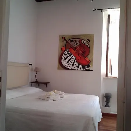 Maison Croix Rom